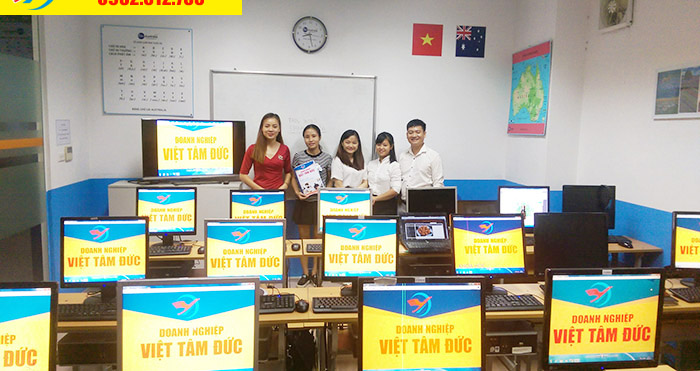 Giảng viên tại lớp học Photoshop ngắn hạn tại Nam Từ Liêm Hà Nội với cơ sở hiện đại 
